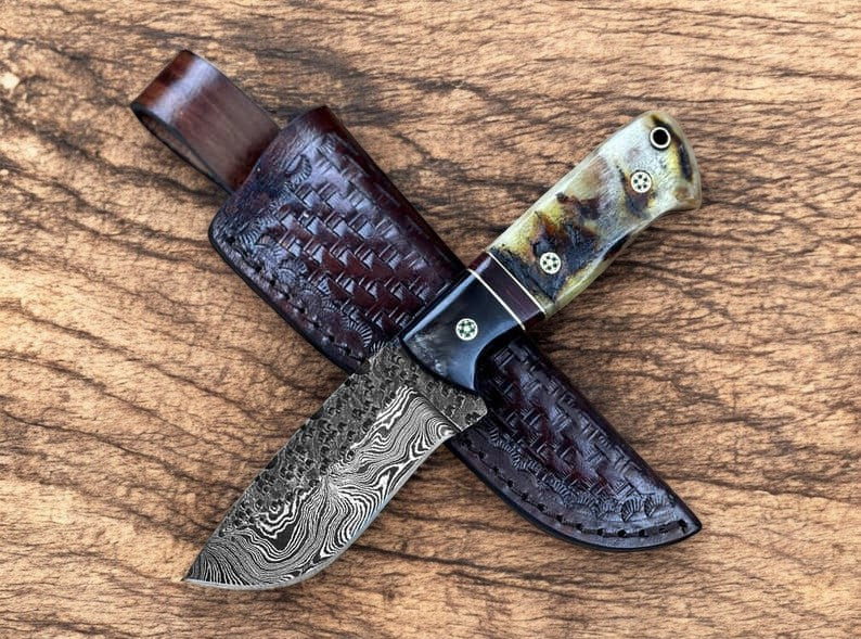 Handmade Damascus Hunting Knife – Buffalo & Sheep Horn