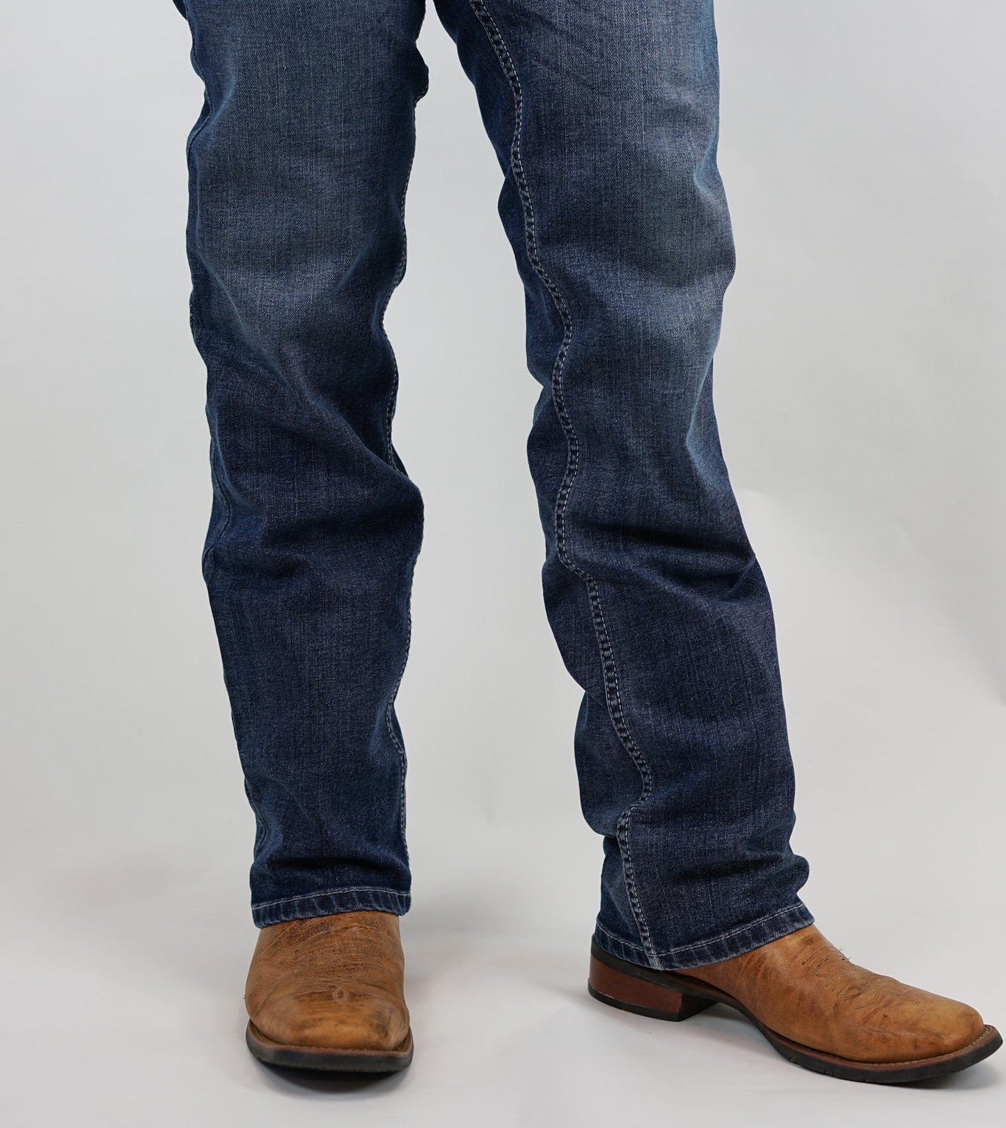 Drover Badlands Fit - Stretch Fabric, Slim, Low-Rise, Straight Leg, Boot Cut (Mid Wash & Faded)