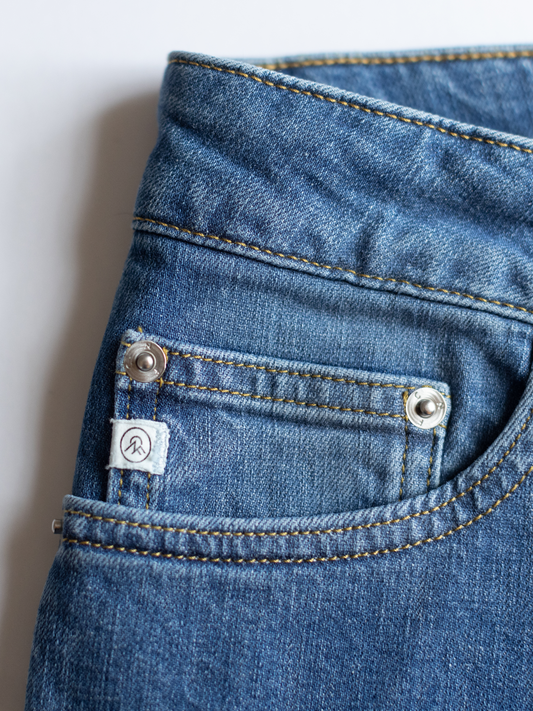 Women's Straight Leg Jean - Authentic Blue