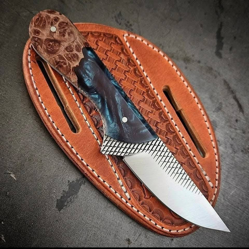 Handcrafted Western Cutlery Knife – 8" Steel Blade, Resin Handle & Leather Case