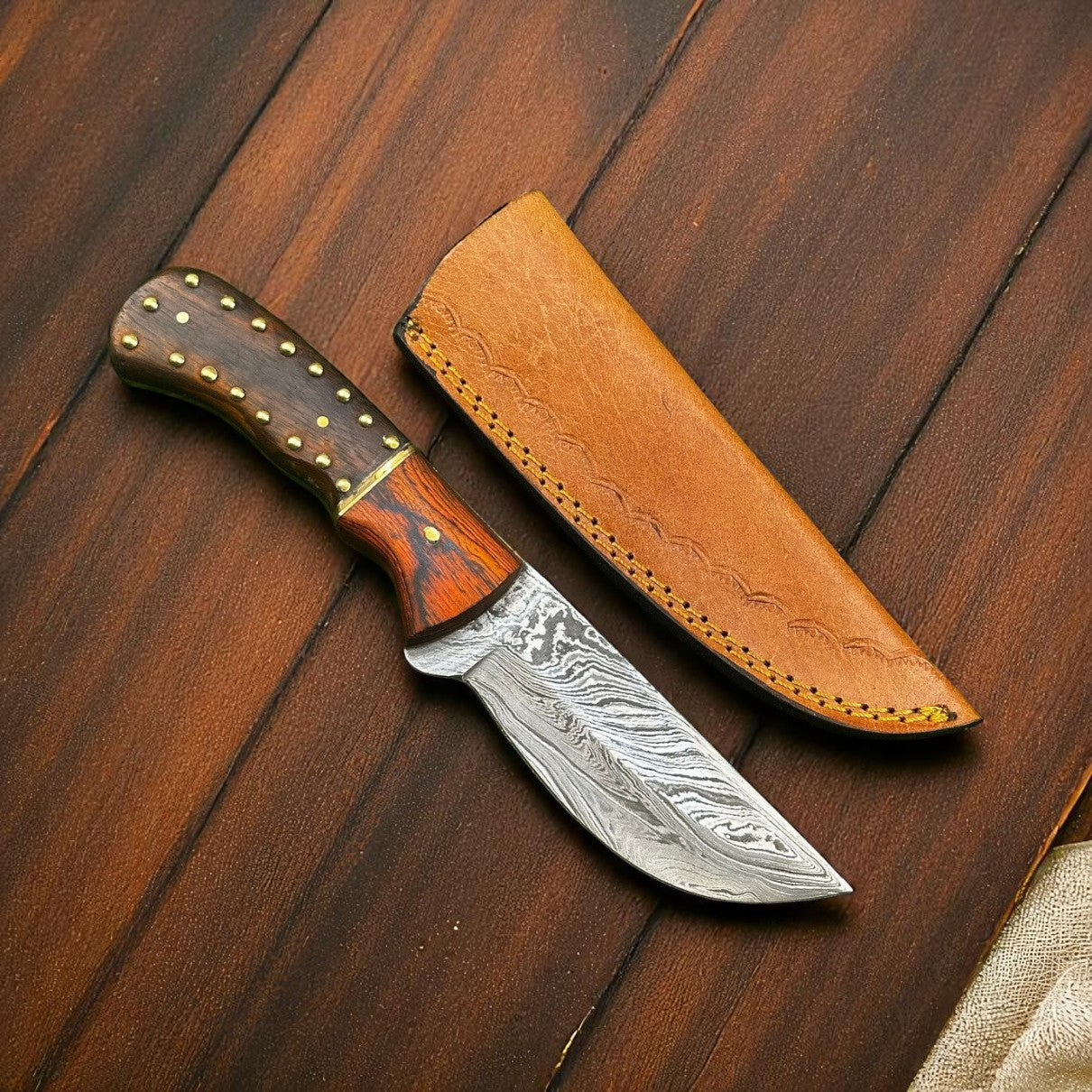 Handmade Damascus Steel Hunting Knife – 7.25" with Sheath