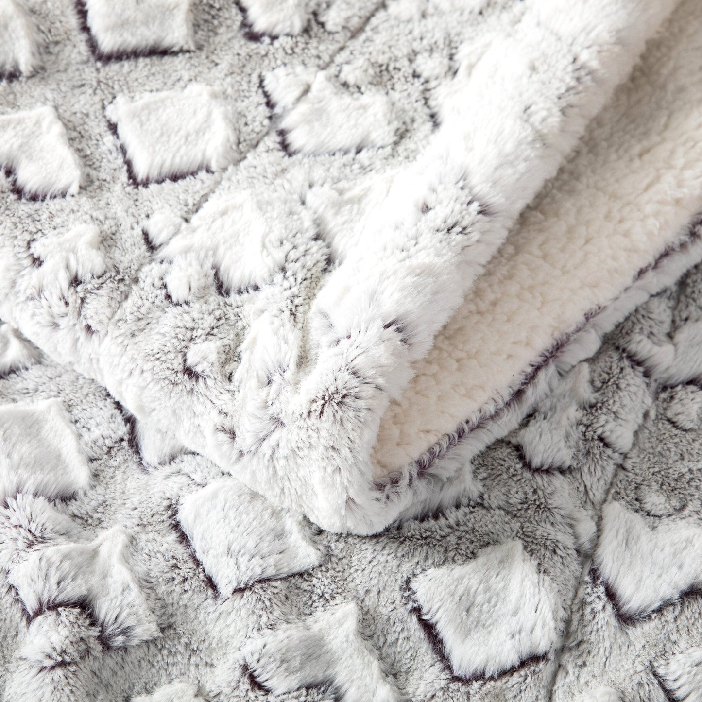 Luxury Dreamy Milky White & Purple Sherpa Backside Faux Fur Throw Blanket