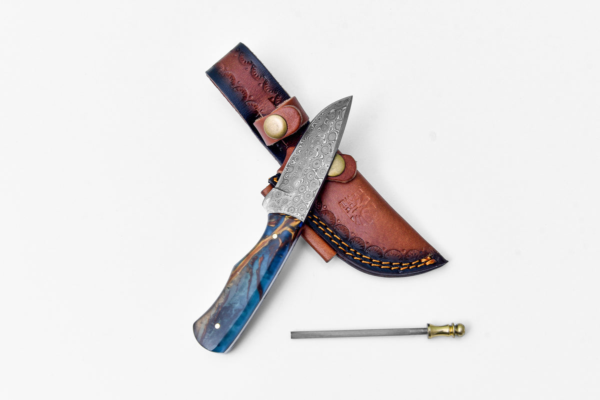 Titan Forestborn Damascus Hunting Knife – Real Pine Cone Resin Handle, Leather Sheath