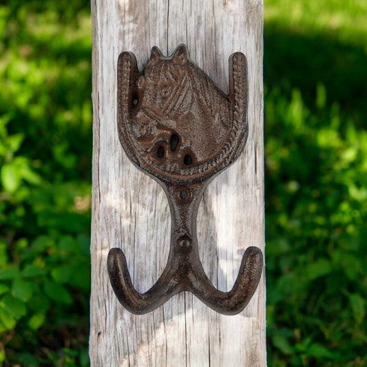 Vintage Rustic Horseshoe Wall Hanger, Cast Iron Double Hook for Coats, Keys & Towels