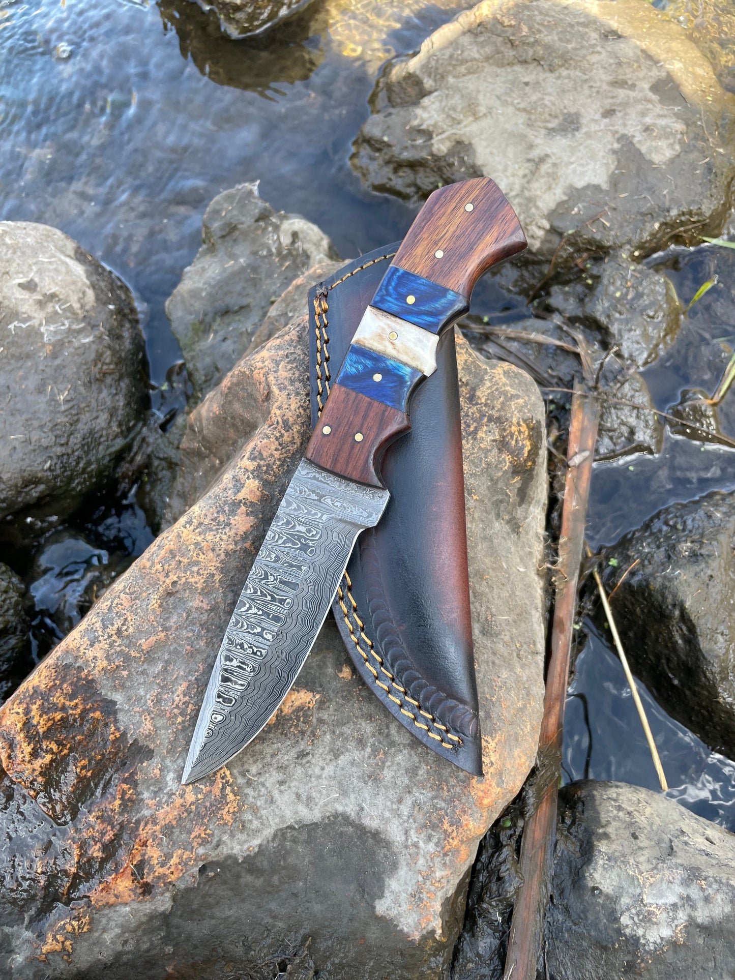 Handmade 1095 High Carbon Damascus Steel Hunting Knife TK-031