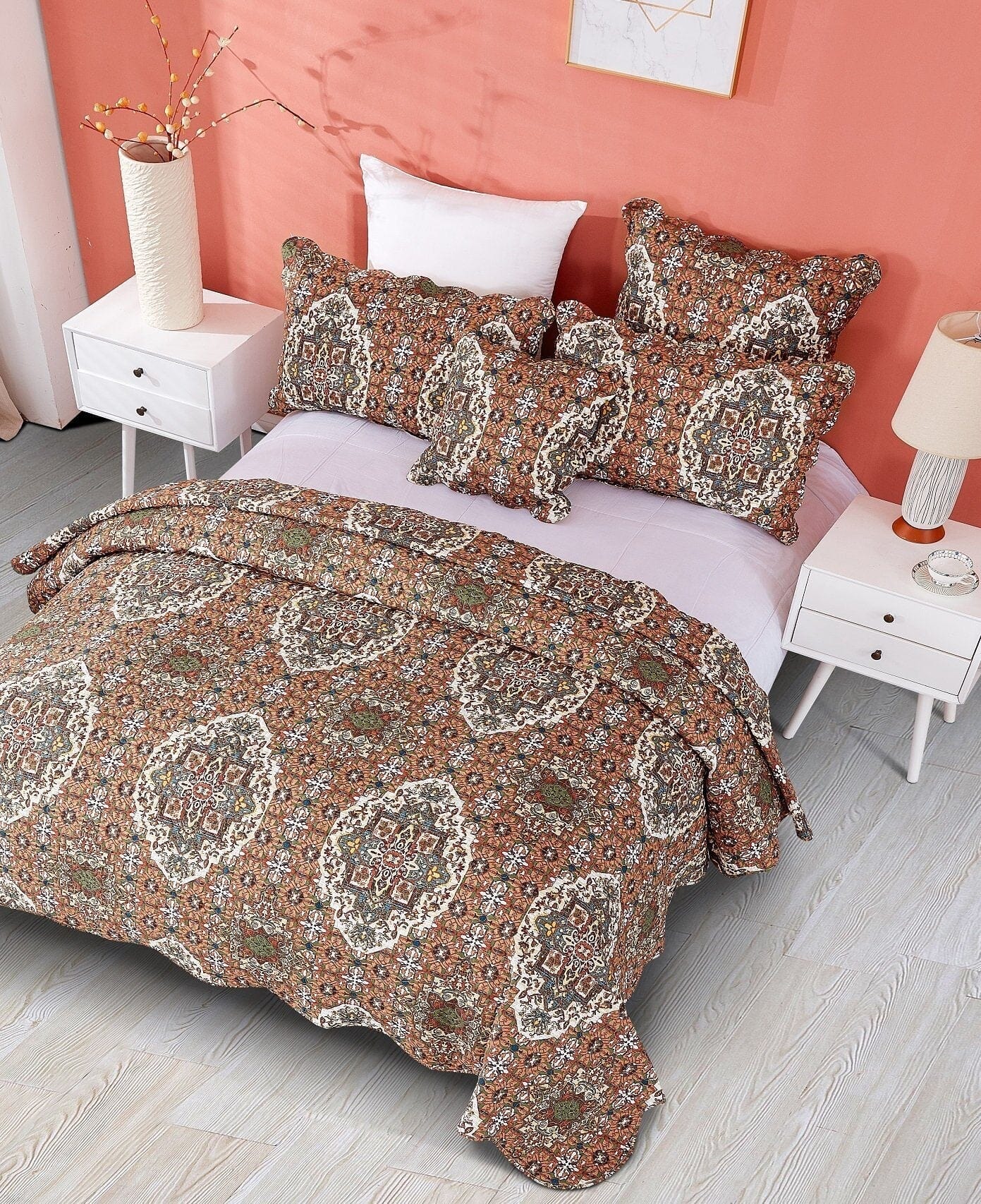 Folk Cabin Scalloped Quilted Bedspread Set