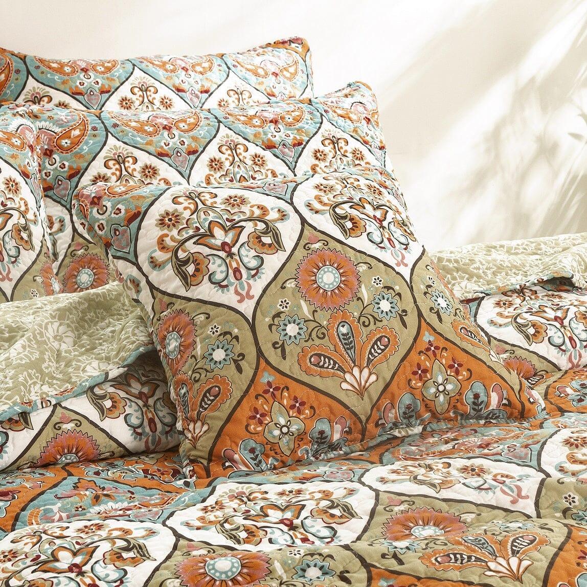 Garden Coral Paisley Quilted Bedspread Set