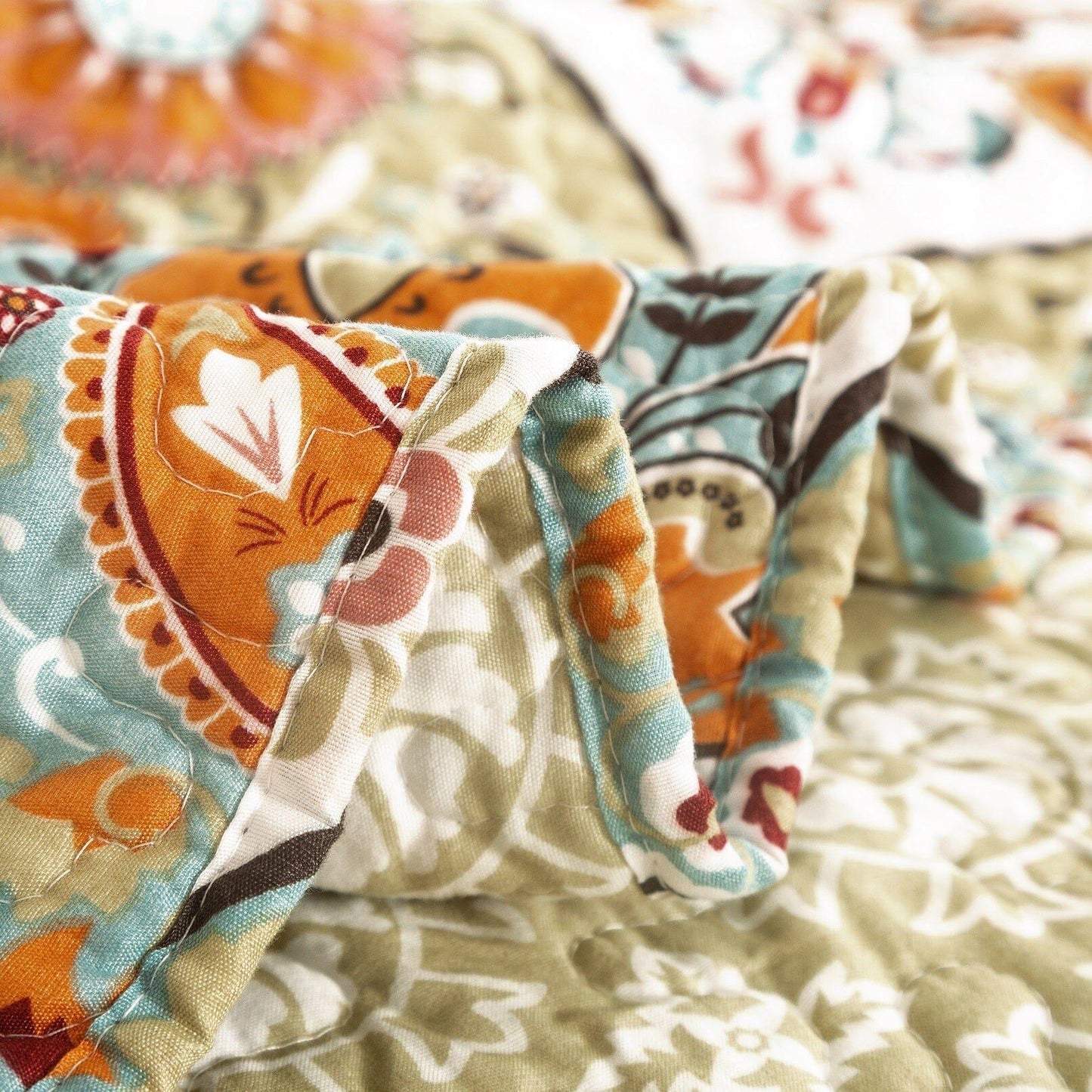 Garden Coral Paisley Quilted Bedspread Set