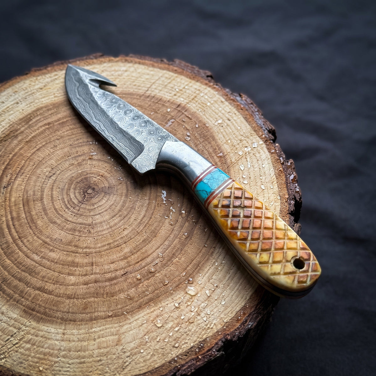 Titan "Amber Turquoise" Damascus Gut-Hook Skinner – Bone & Turquoise Inlay Handle, Leather Sheath