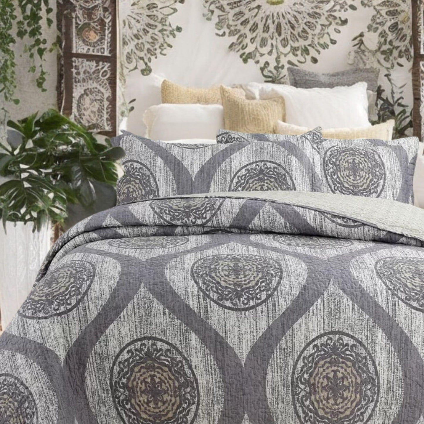 Rustic Grey Mosaic Distressed Medallion Reversible Quilted Bedspread Set
