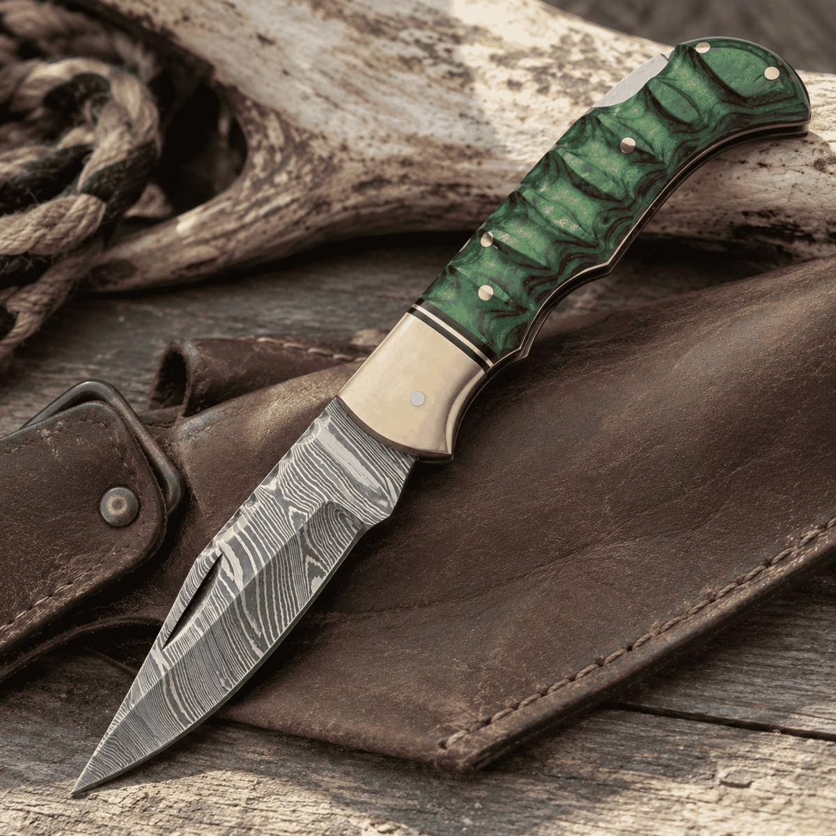 Damascus Grooved Lockback Pocket Knife – Green Sculpted Pakkawood & Leather Sheath
