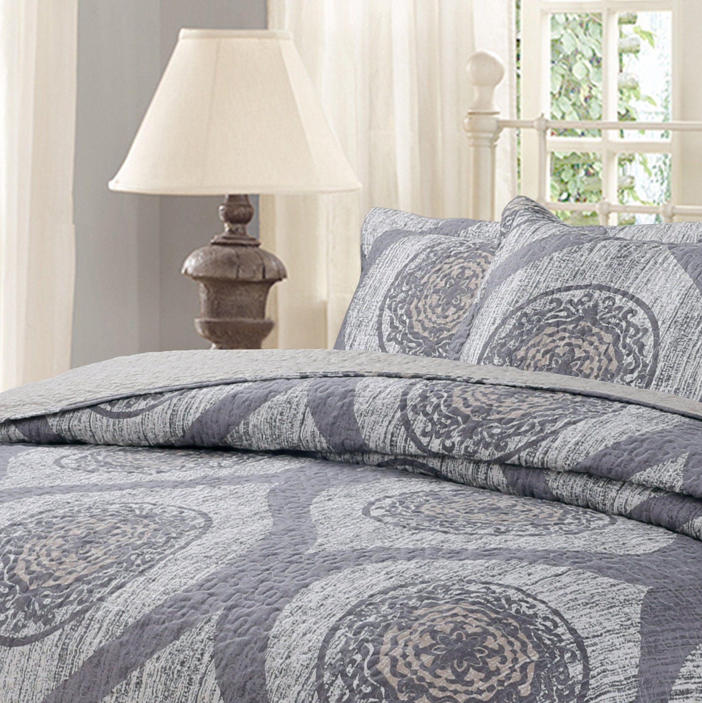 Rustic Grey Mosaic Distressed Medallion Reversible Quilted Bedspread Set