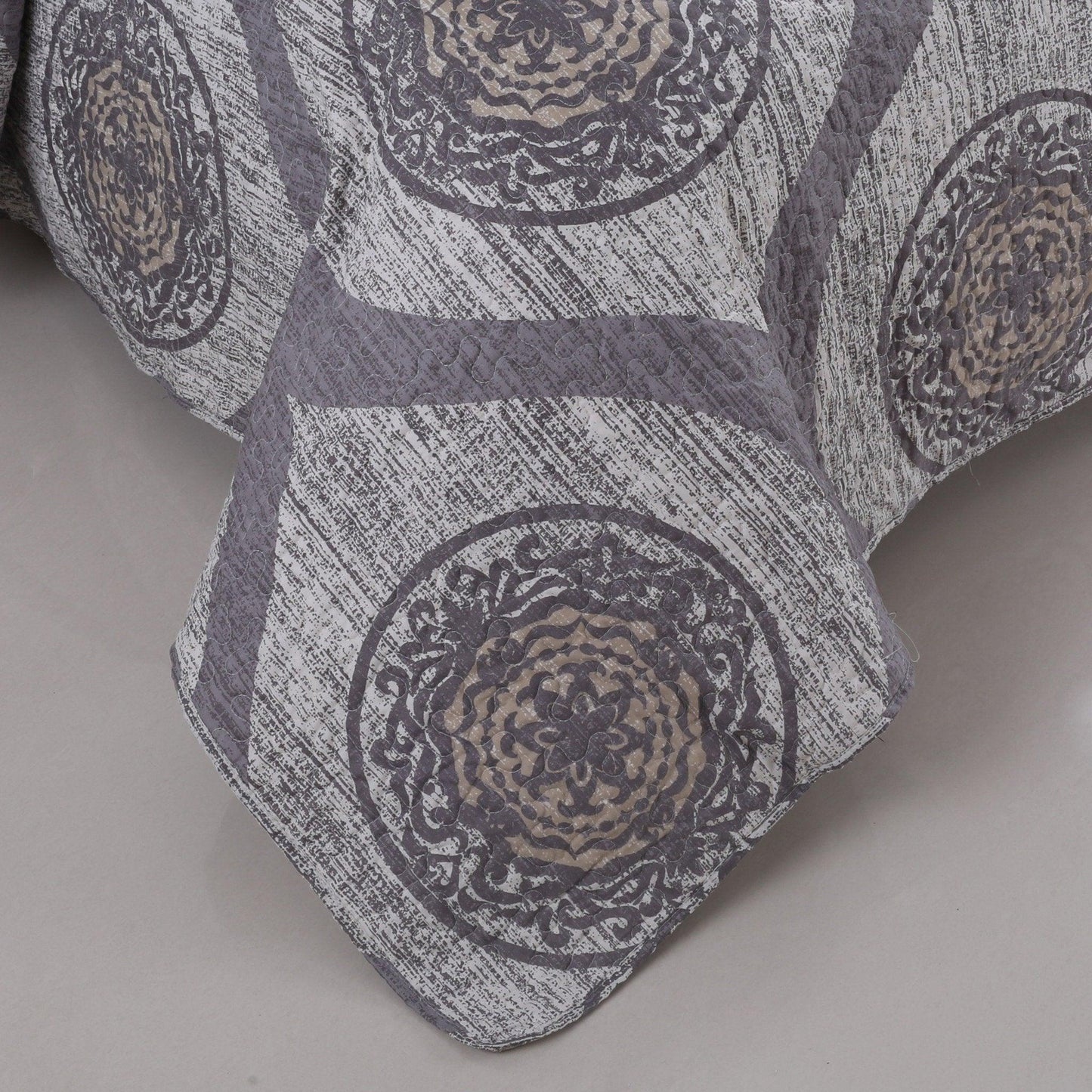 Rustic Grey Mosaic Distressed Medallion Reversible Quilted Bedspread Set