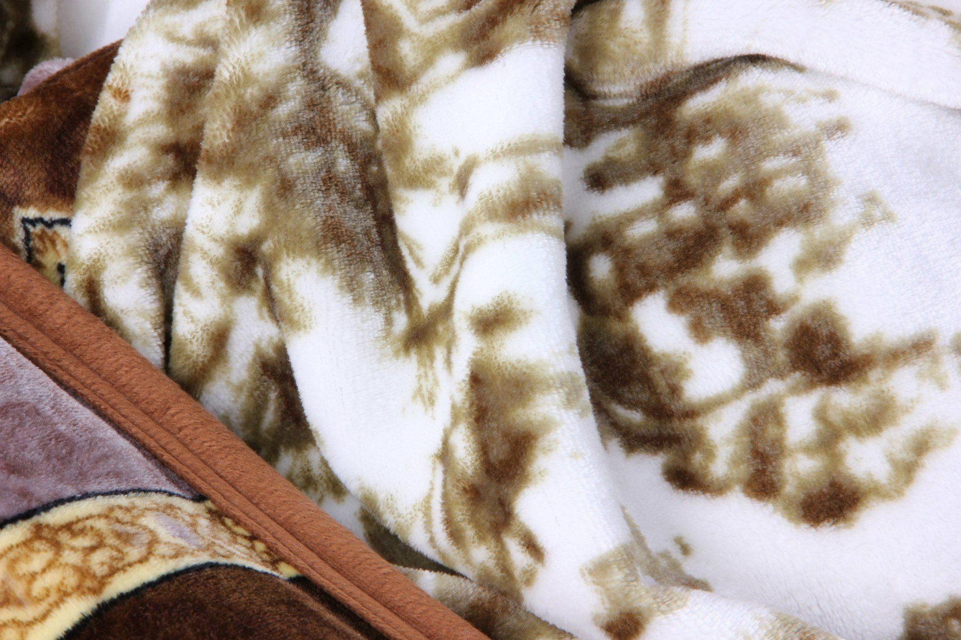 Lavender Floral Cabin Flannel Mink Fleece Throw Blanket - Bumpkin Ranchwear