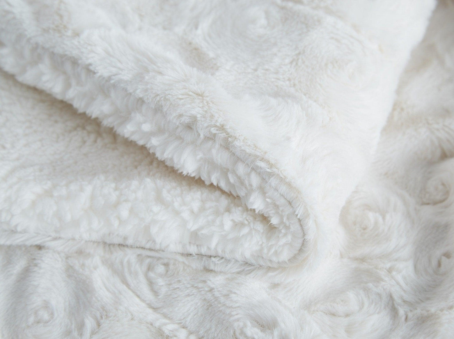 Luxury White Roses Fluffy Soft Sherpa Backside Faux Fur Throw Blanket - Bumpkin Ranchwear