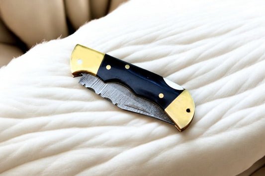 Custom Handmade Damascus Pocket Knife with Buffalo Horn