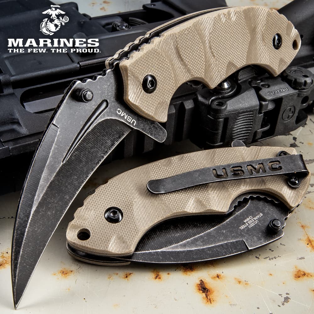 United Cutlery USMC Scorching Sands assisted hawkbill pocket knife with tan G10 handle – photo 3 of 6